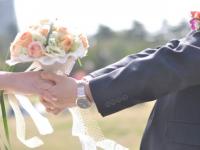 自己结婚的女人爱自己结婚的男人的表面是什么？